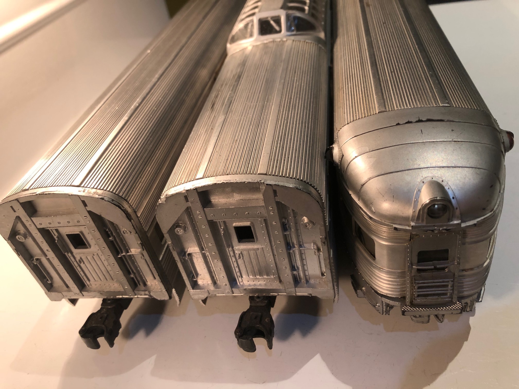 1950s Lionel silver passenger train cars